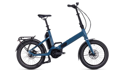 On peut voir un vélo électrique bleu Cube Fold Hybrid 500.