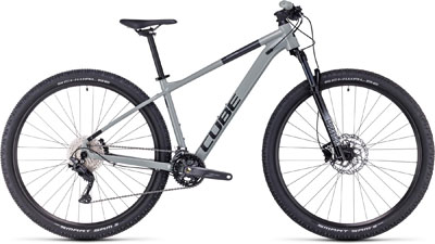 Vélo tout terrain Cube Attention en gris.