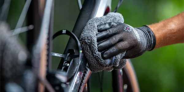 Clique ici pour accéder à nos produits de nettoyage pour vélo
