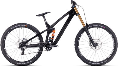 Vélo tout terrain Cube TWO15 HPC SLT 29 pouces en noir avec amortisseur doré.